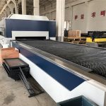2kw cnc laserski rezalnik, laserski stroj za rezanje in graviranje z menjalno mizo