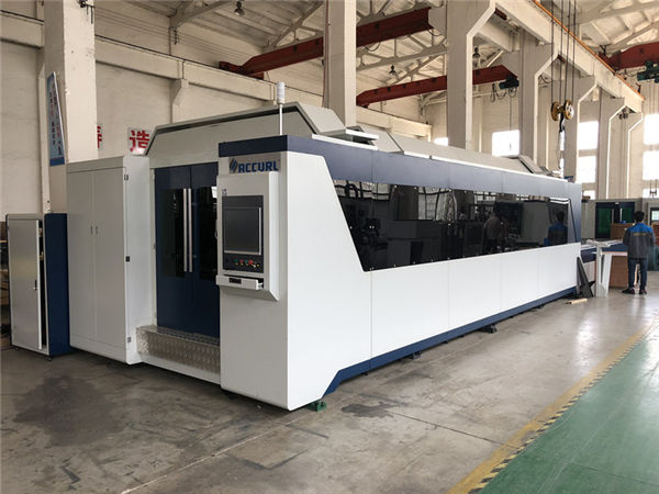 profesionalni cnc stroj za lasersko rezanje vlaken 1000w 1500w z menjalno mizo