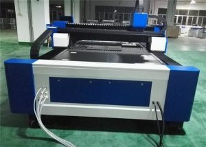 stroj za lasersko rezanje jeklenih vlaken 60m / min